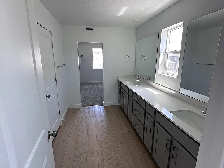 131 N Gallery St — Photo 12