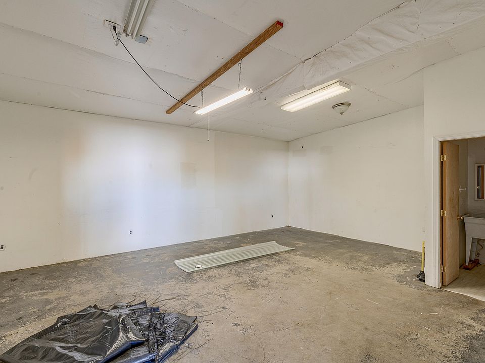 1st image of 3489 Randall Ave