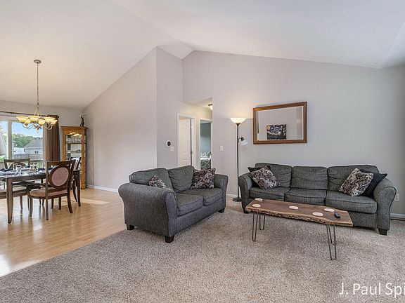 5th image of 4541 Serry Dr