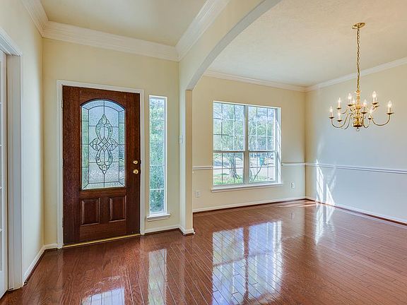 2nd image of 3203 Fontaine Dr