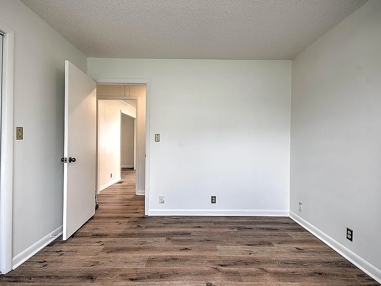 424 W Maple St #2 — Photo 17