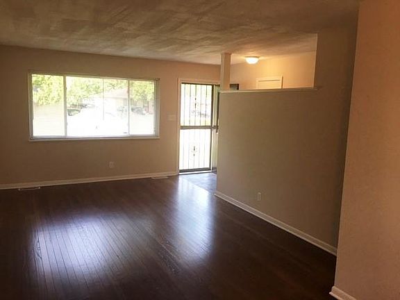 4th image of 5344 E 40th St
