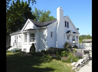 310 Pine St, Essexville, MI