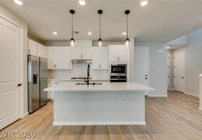 109 Medianoche St — Photo 23