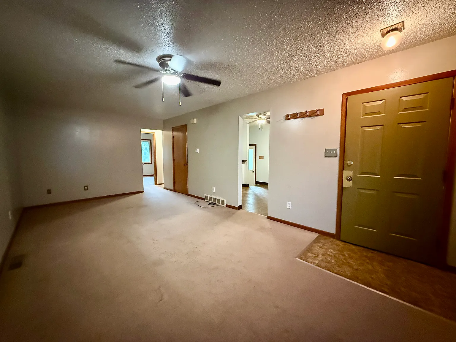 2 bed, $1,200 — Photo 2