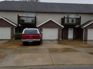2371 W Skyler Dr, Fayetteville, AR 72703