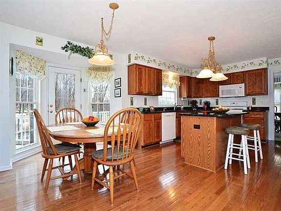 5th image of 410 Hastings Dr