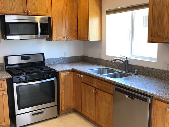 3rd image of 6106 Pickford St APT 4