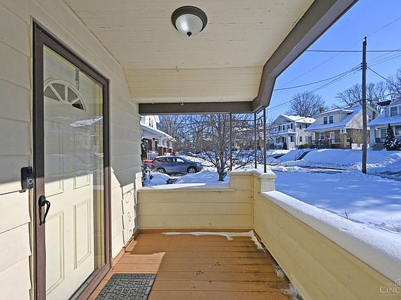 2nd image of 2504 Lysle Ln
