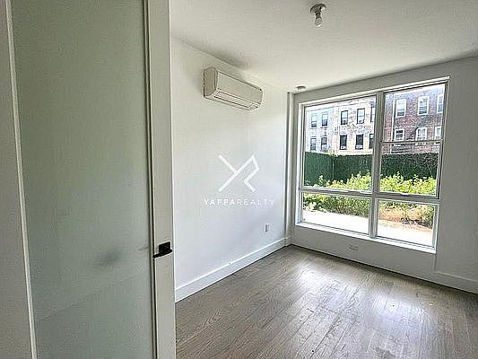 4th image of 254 E 28th St #1B
