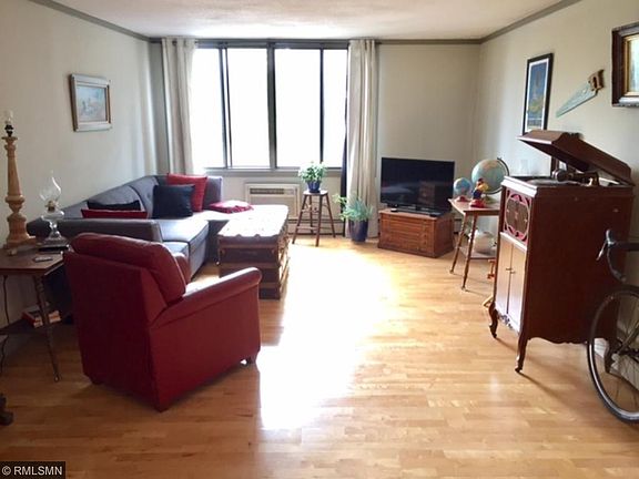 5th image of 2800 W 44th St Unit 202