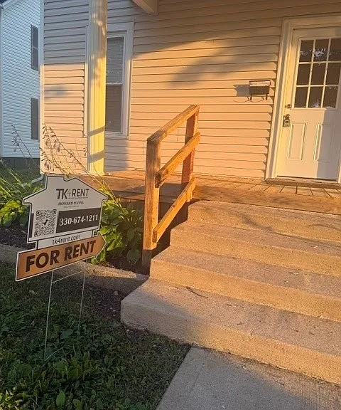 409 W Walnut St — Photo 7