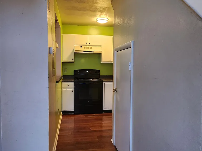 1394 Bradley Dr — Photo 8