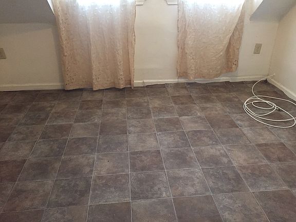 4th image of 78 Huntington St #2