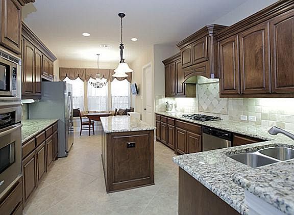 4th image of 415 Sir Torin Ln