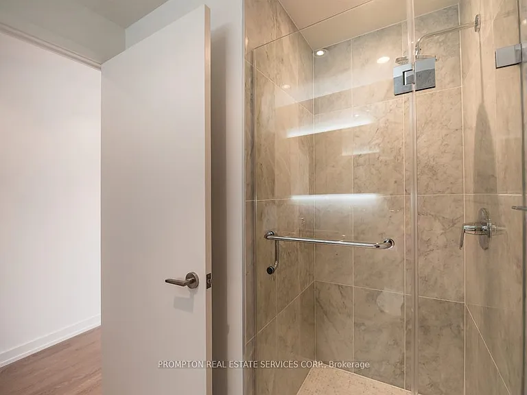 117 McMahon Dr #2702 — Photo 8