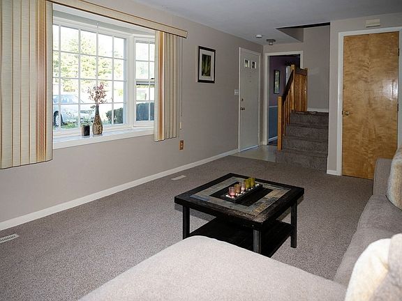 4th image of 31 Frances Dr #31-D-1
