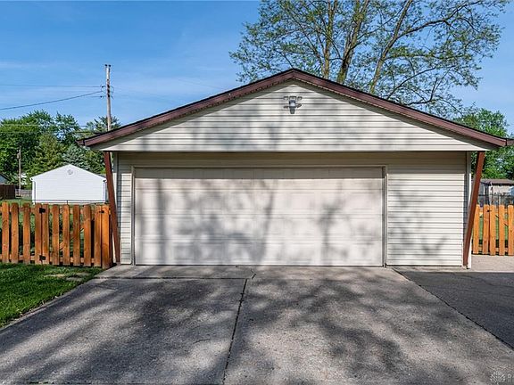 3rd image of 4040 Montezuma Pl