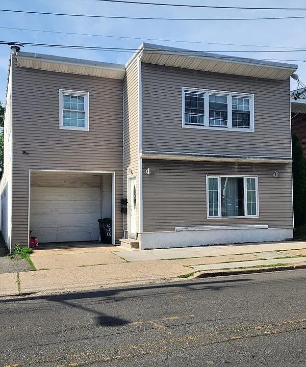 245 W Grand St #1RST