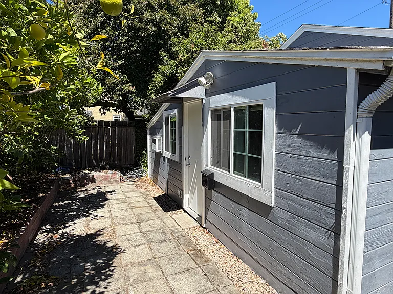 330 Oneill Ave — Photo 1