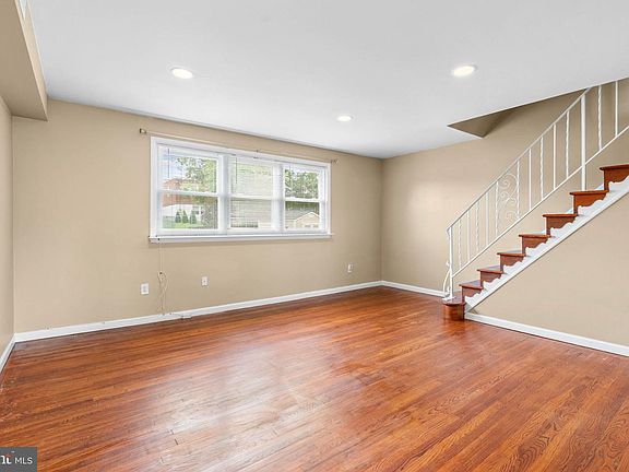 3rd image of 767 Livezey Ln