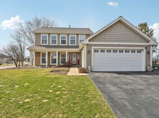 1 Parkside Ct, Bolingbrook, IL 60490