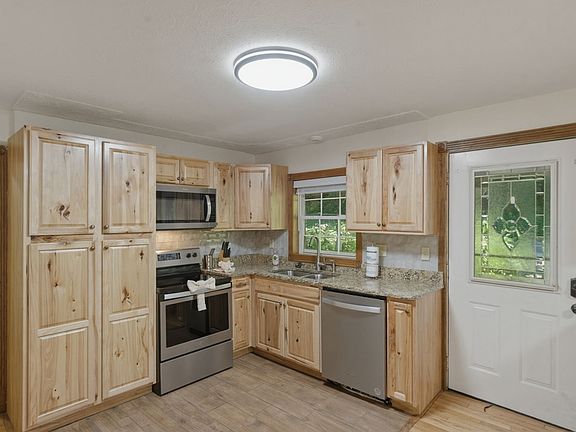 5th image of 10435 Lower Alarka Rd
