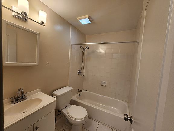 5th image of 40-44 Briarwood Ln #17-A