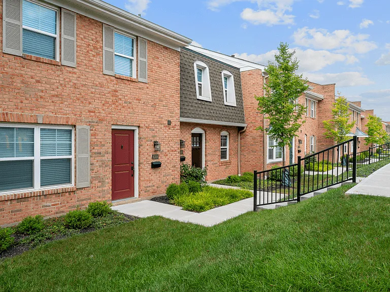 Galbraith Pointe Apartments and Townhomes — Photo 39