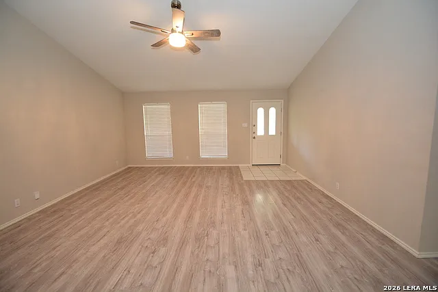 3 bed, 2.0 bath, 1786 sqft, $2,300 — Photo 4