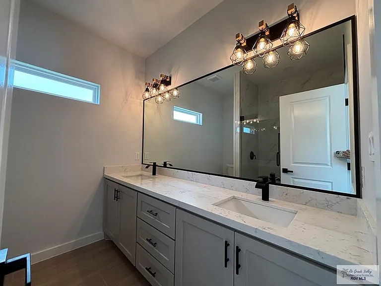 3002 Eliseo Villarreal Ave — Photo 9