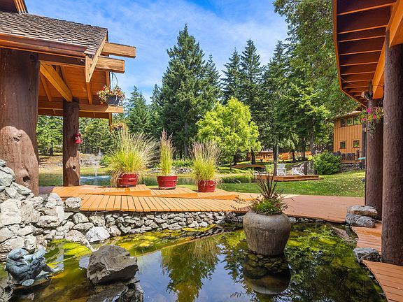 Featuring two homes connected by a covered breezeway