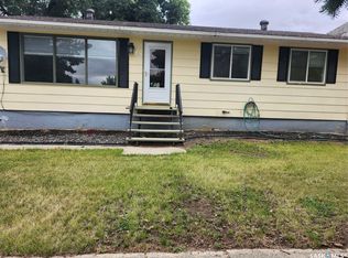 306 3rd Ave W, Leader, SK S0N1H0