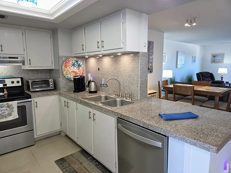 285 107th Ave #505 — Photo 12