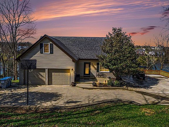 2nd image of 111 Brant Ct