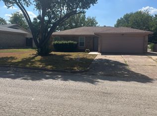 7504 Folkstone Dr, Forest Hill, TX 76140