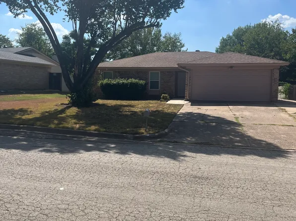 7504 Folkstone Dr, Forest Hill, TX 76140
