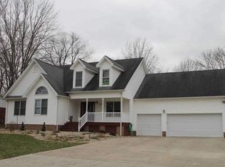 1041 Holly Dr, Seymour, IN 47274