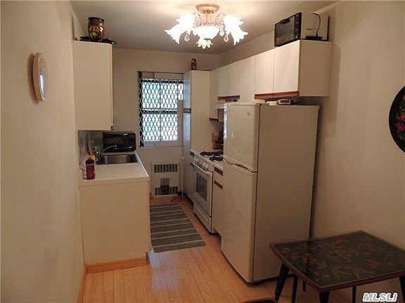 2nd image of 11860 Metropolitan Ave APT 4F
