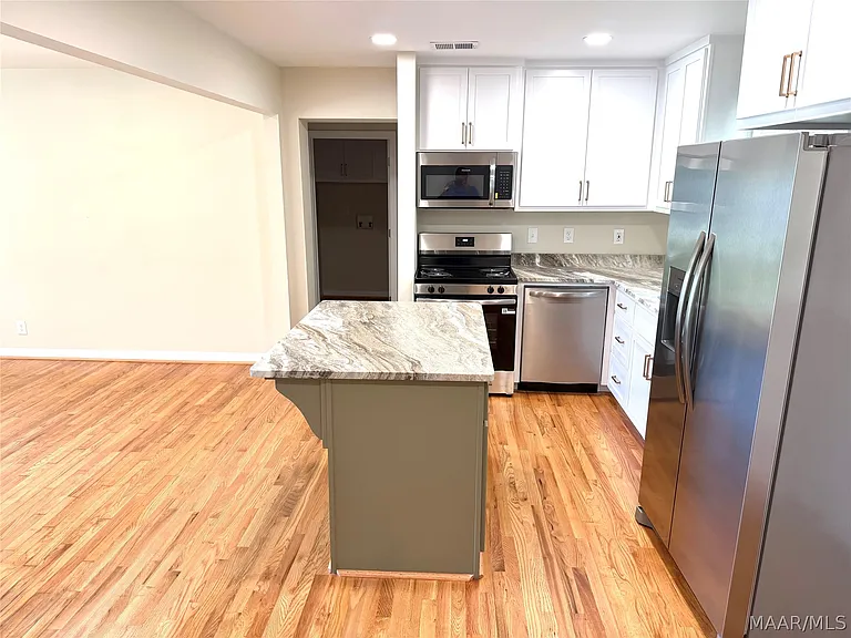 924 Peachtree St — Photo 3