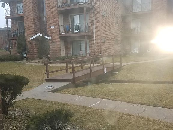 2nd image of 15726 Lake Dr Floor 3