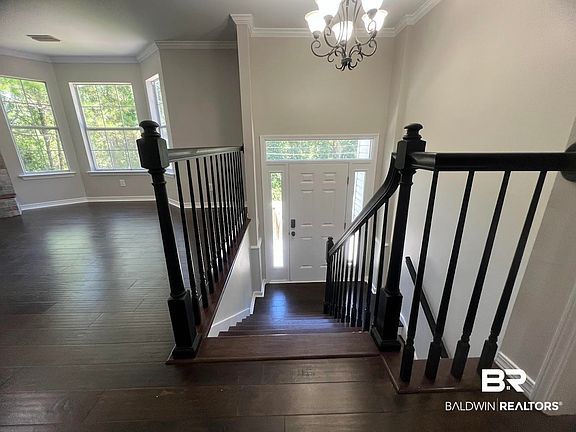 4th image of 266 Ridgewood Dr