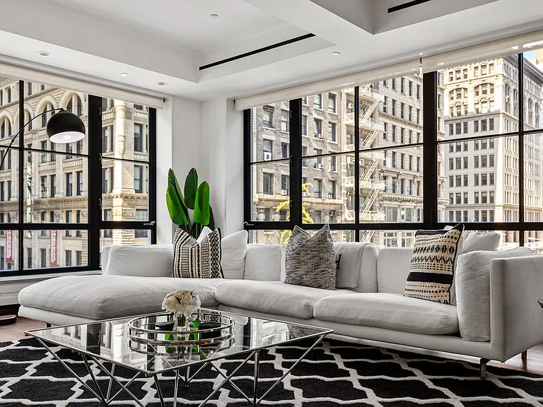 61 5th Ave #2 — Photo 33
