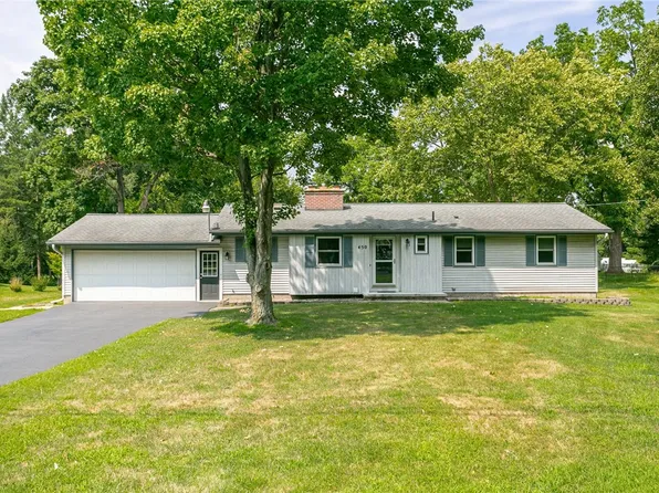 450 Hollywood Blvd, Webster, NY 14580