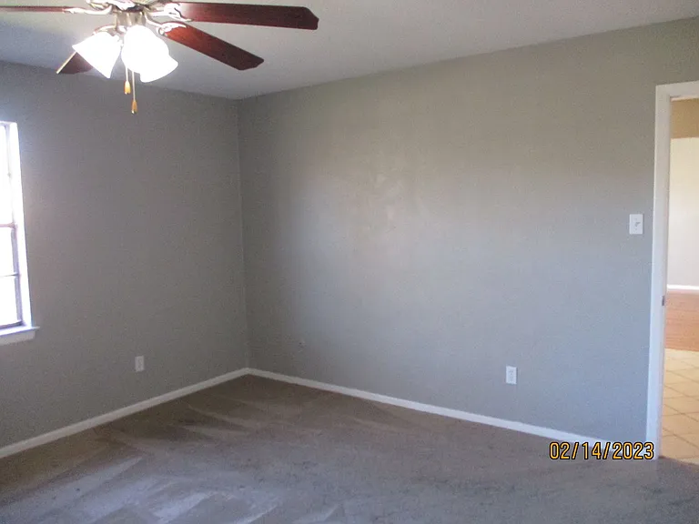 3700 Dauphine Ct — Photo 14
