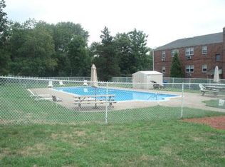 345 E County Line Rd APT G10, Hatboro, PA 19040