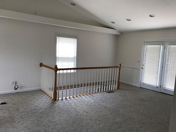 4th image of 545 Matterhorn Dr