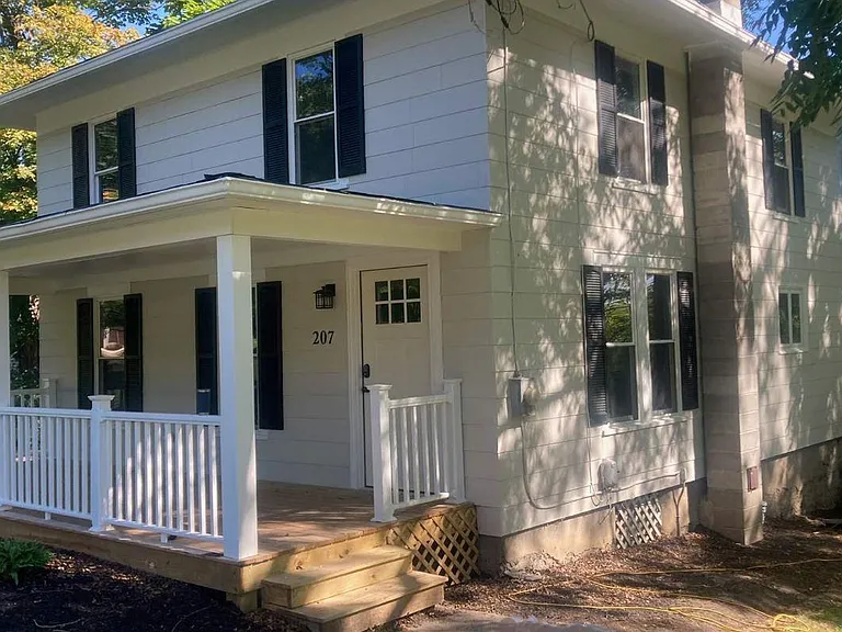 207 N Main St — Photo 15
