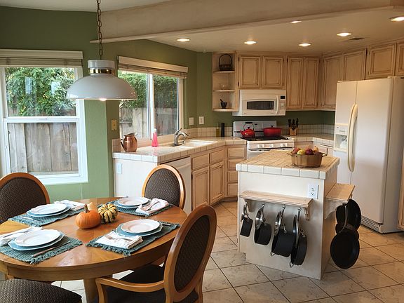 Kitchen and Breakfast Nook