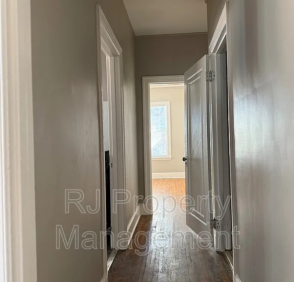 72 N Belvedere Blvd #4 — Photo 9